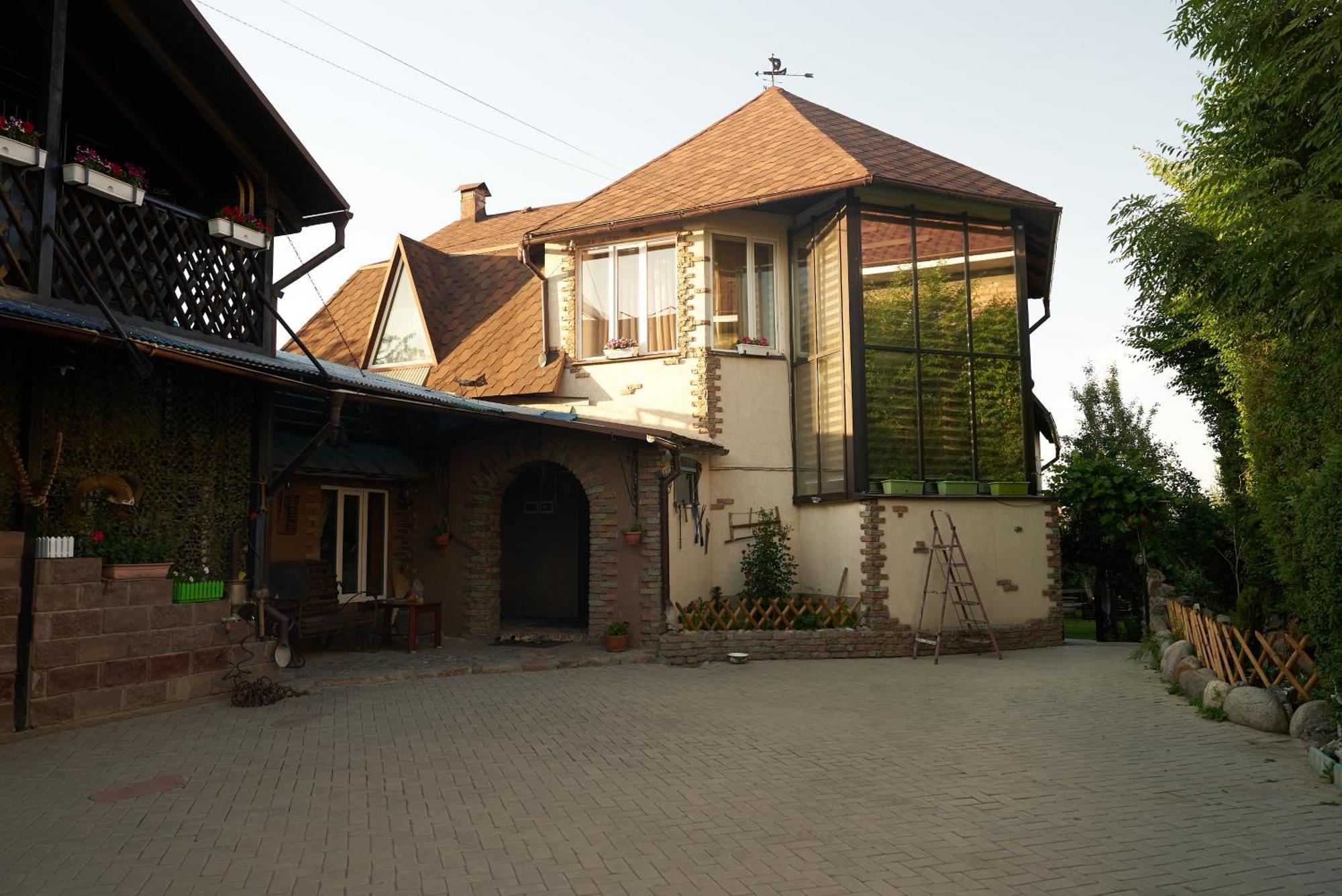 Argo Guest House Karakol Ngoại thất bức ảnh